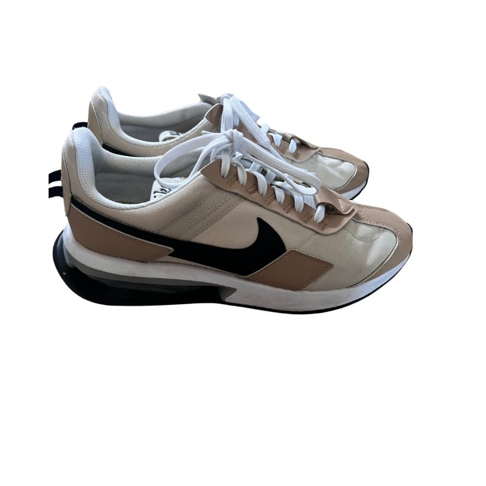 Nike Women's Sneaker Size 10